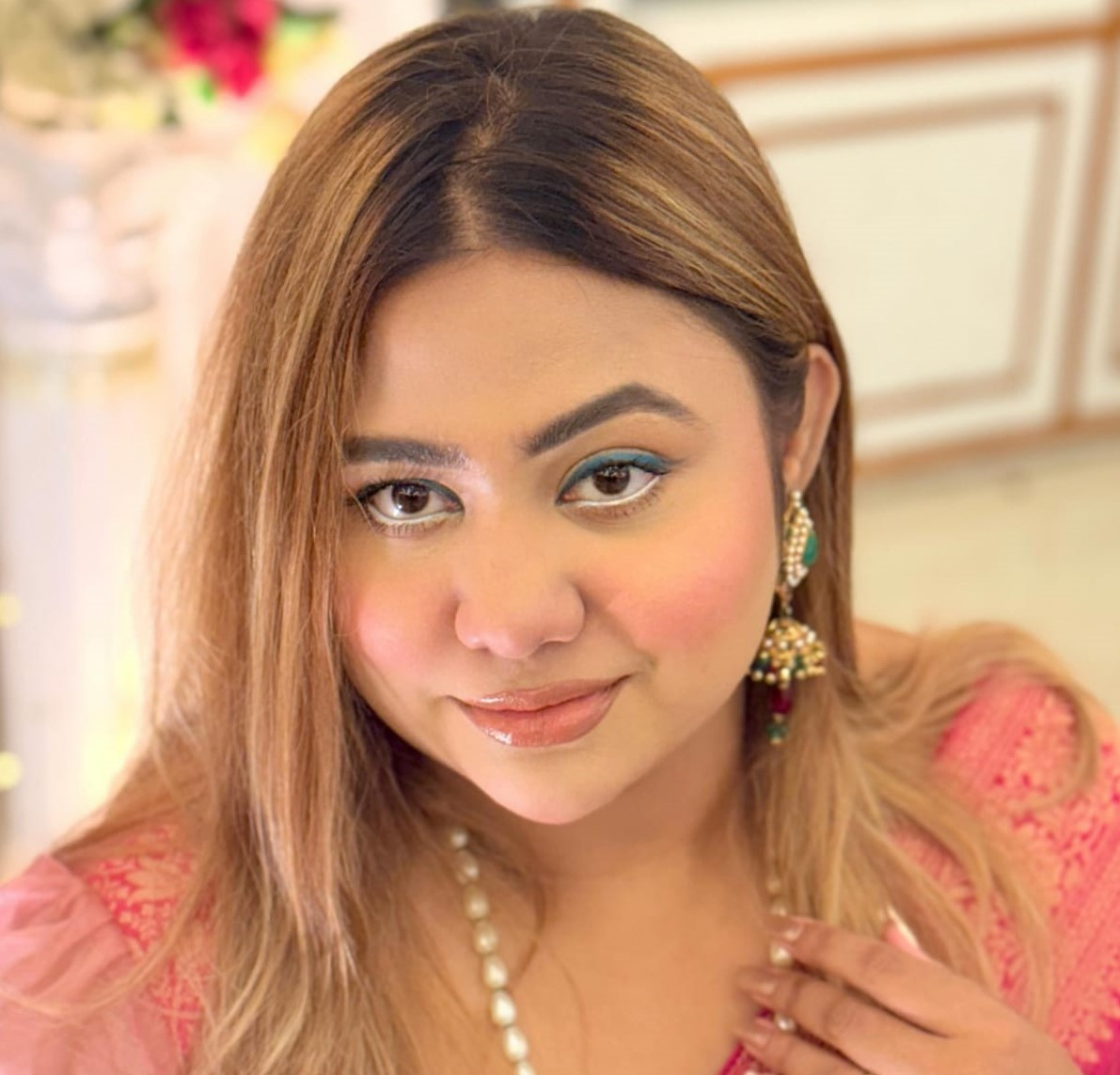 মুসলিম চাচার হাতে রূপা